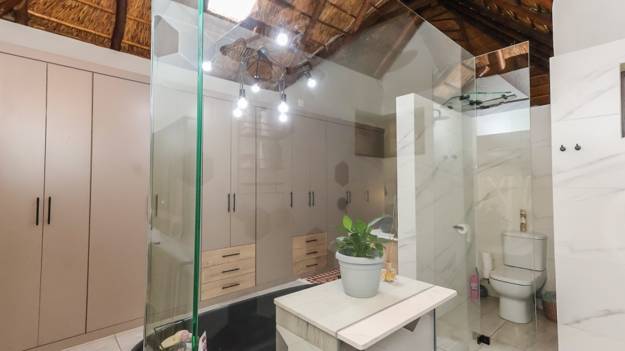 2 Bedroom Property for Sale in Lakeland North West